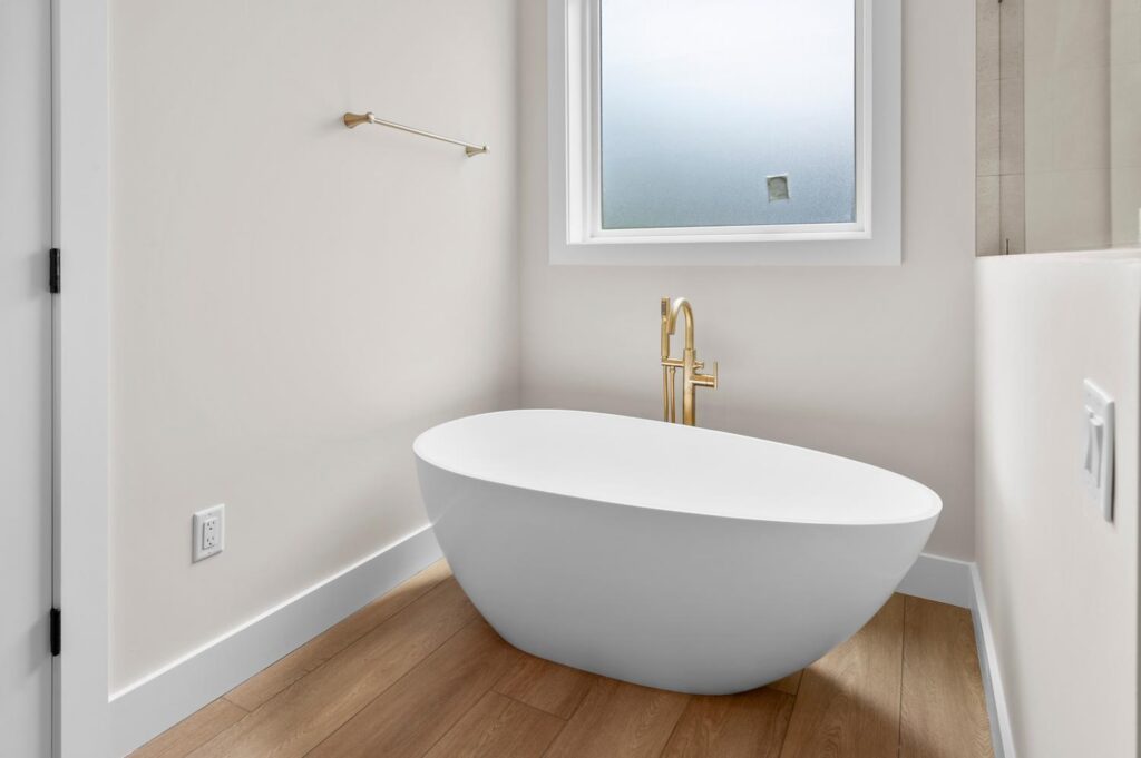 017-025-Primary Bath-1500x999