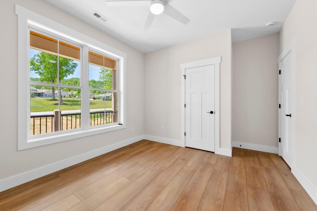 027-007-Bedroom-1500x999